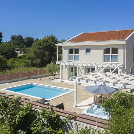 וילה Olivia - New And Modern House With Pool, Souna, Jacuzzi & Playground, - Istra