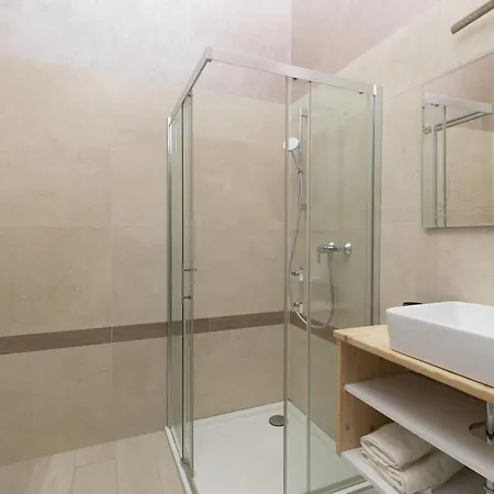 Вилла Olivia - New And Modern House With Pool, Souna, Jacuzzi & Playground, - Istra Лижнян