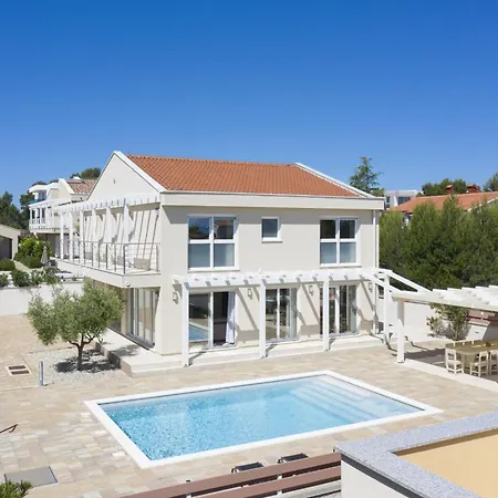 Olivia - New And Modern House With Pool, Souna, Jacuzzi & Playground, - Istra