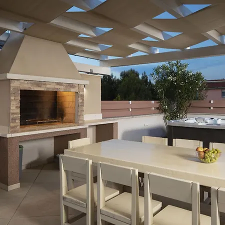 Olivia - New And Modern House With Pool, Souna, Jacuzzi & Playground, - Istra וילה Ližnjan