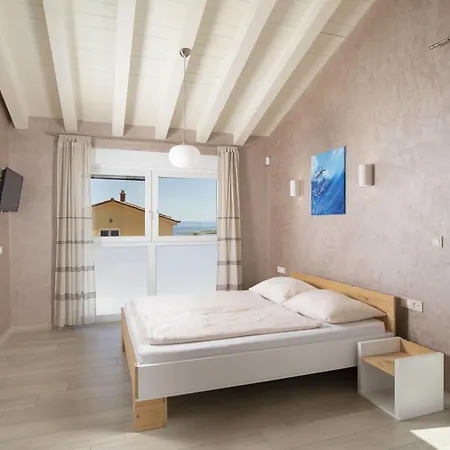 Вилла Olivia - New And Modern House With Pool, Souna, Jacuzzi & Playground, - Istra Лижнян