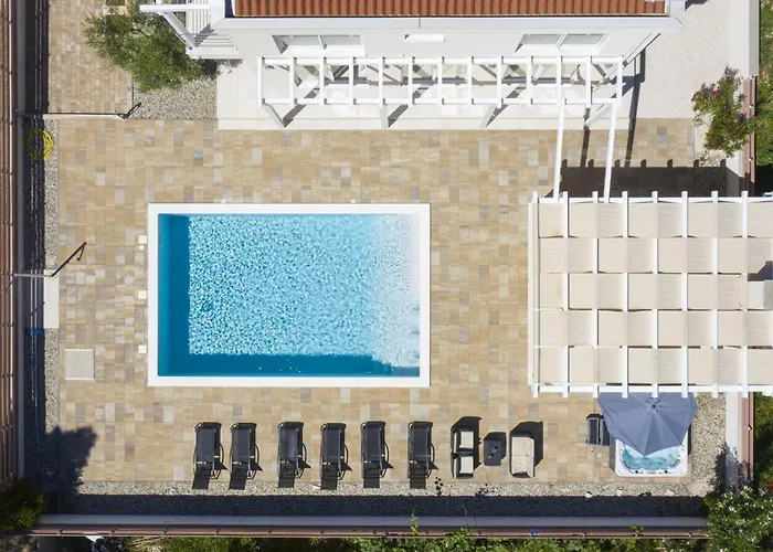Olivia - New And Modern House With Pool, Souna, Jacuzzi & Playground, - Istra
