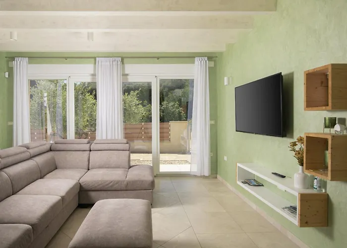 Olivia - New And Modern House With Pool, Souna, Jacuzzi & Playground, - Istra Ližnjan