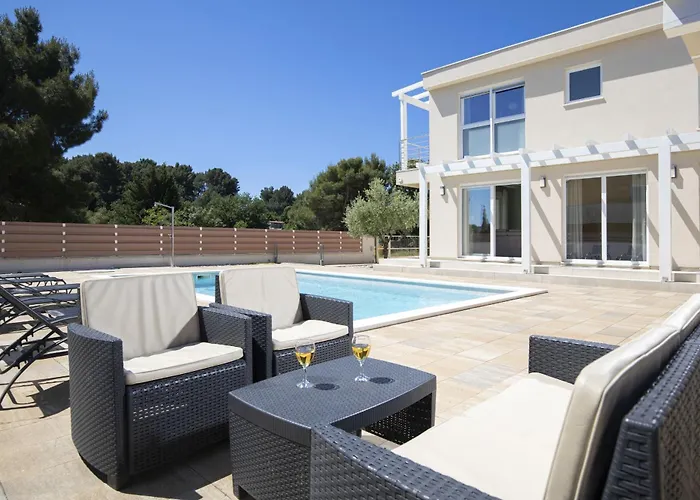 Olivia - New And Modern House With Pool, Souna, Jacuzzi & Playground, - Istra Villa *